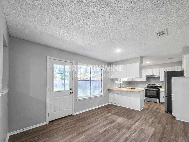 Photo - 1801 Briar Run