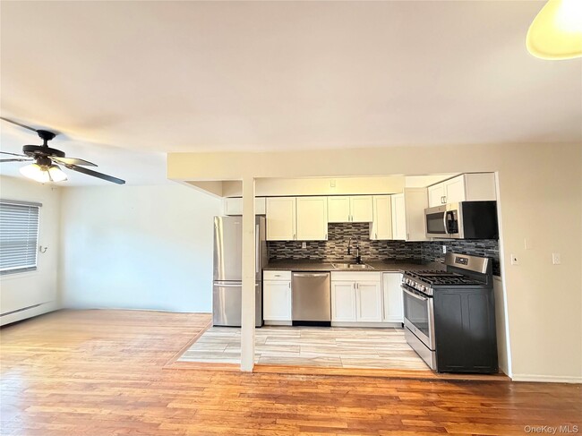 Building Photo - 144-07 101st Ave Unit 2