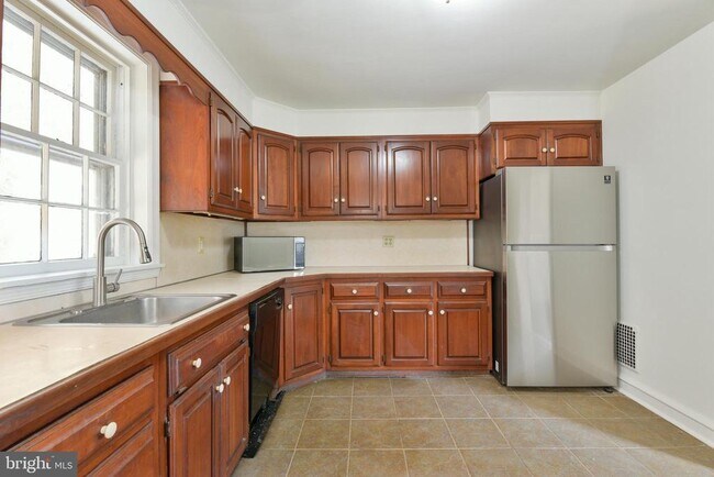 Photo - 1310 Creek Rd