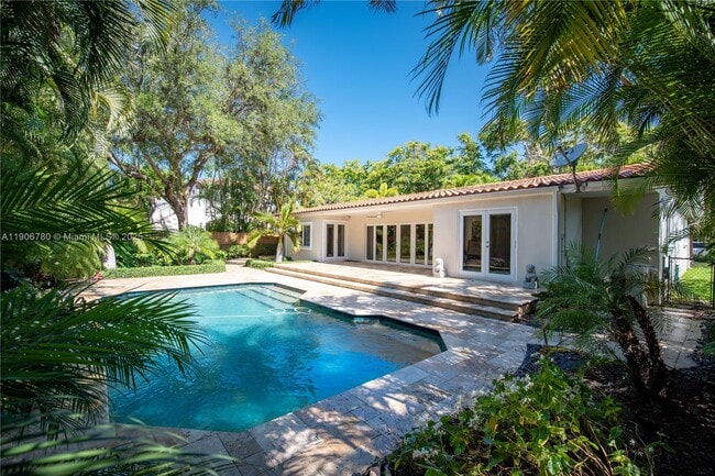 Photo - 928 Escobar Ave