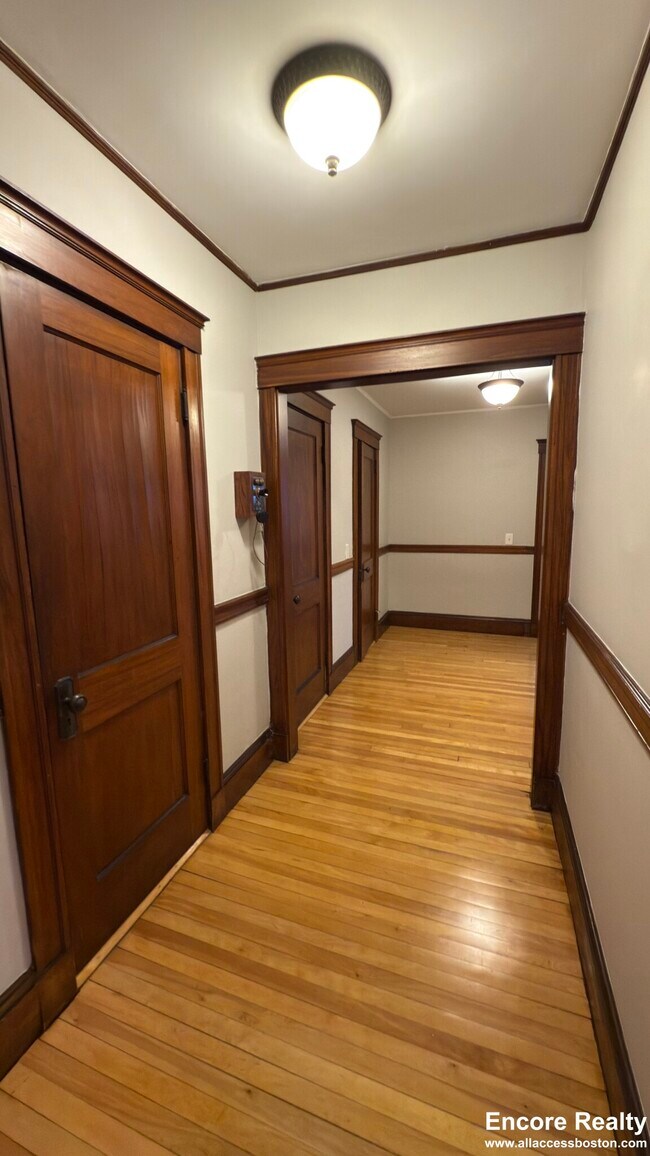 Photo - 13 Story St Unidad 6