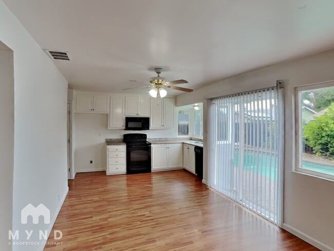 Photo - 2113 Merritt Pl