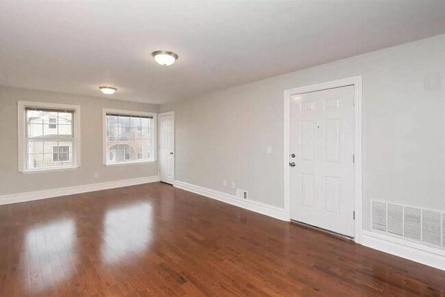 Photo - 28 Van Cleef St Unit 1