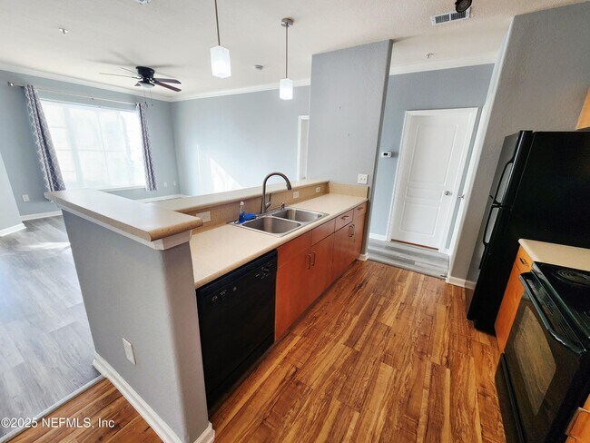 Photo - 8290 Gate Pkwy W Unidad 1318