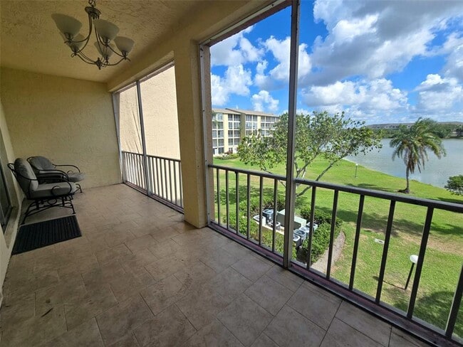 Building Photo - 3917 Lake Bayshore Dr Unit F-307 Rental