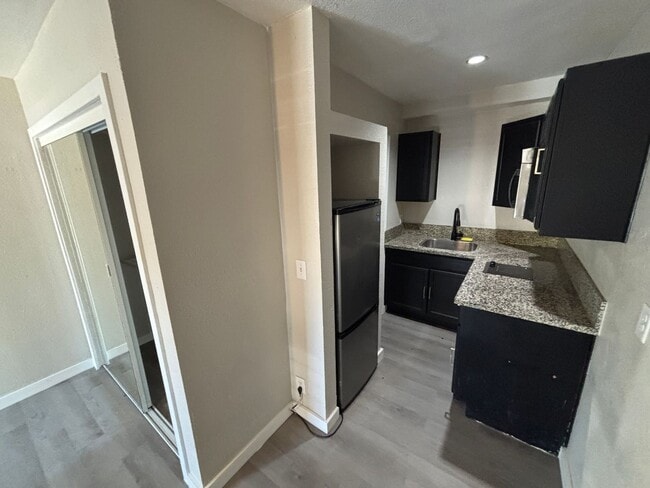 Photo - 1401 E Carson Ave