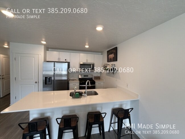 3901 Buckland Dr