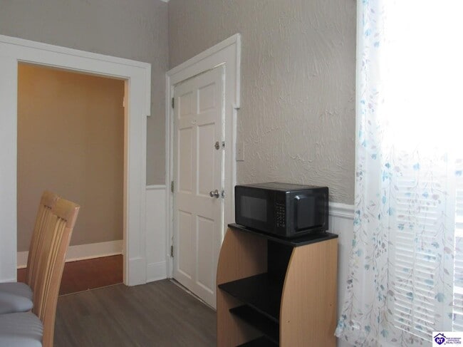 Photo - 208 N Mulberry St Unit Apt #4
