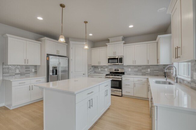 Photo - Brand New & Beautiful 2025 Holt Home !  Wa...