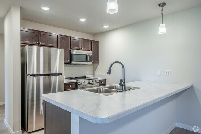 2BR, 1BA - 989SF - Kitchen