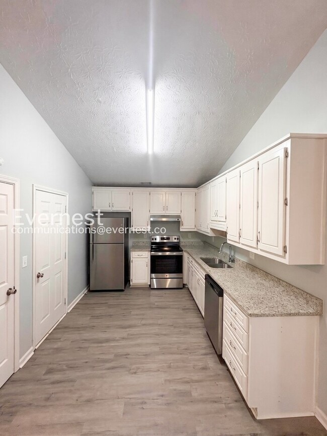 Photo - 1408 Creek View Dr