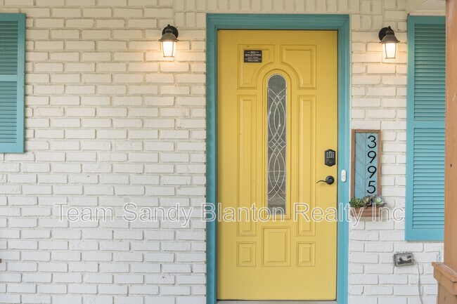 Photo - 3995 Tom Ln Dr