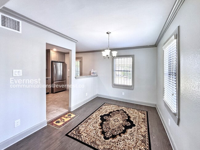 Photo - 3338 Blodgett St