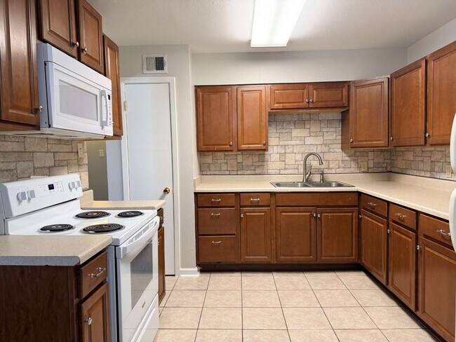 Photo - 2102 5th Ave N Unidad 12