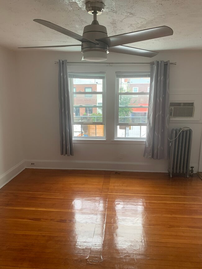 Building Photo - 1922 23rd Dr Rental