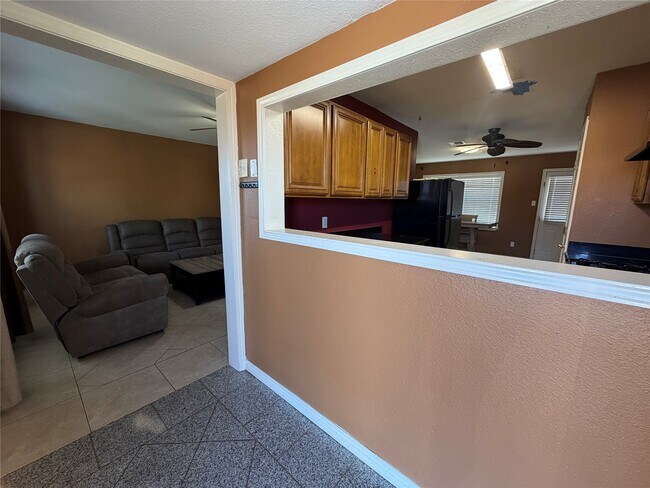 Photo - 2421 Pine St