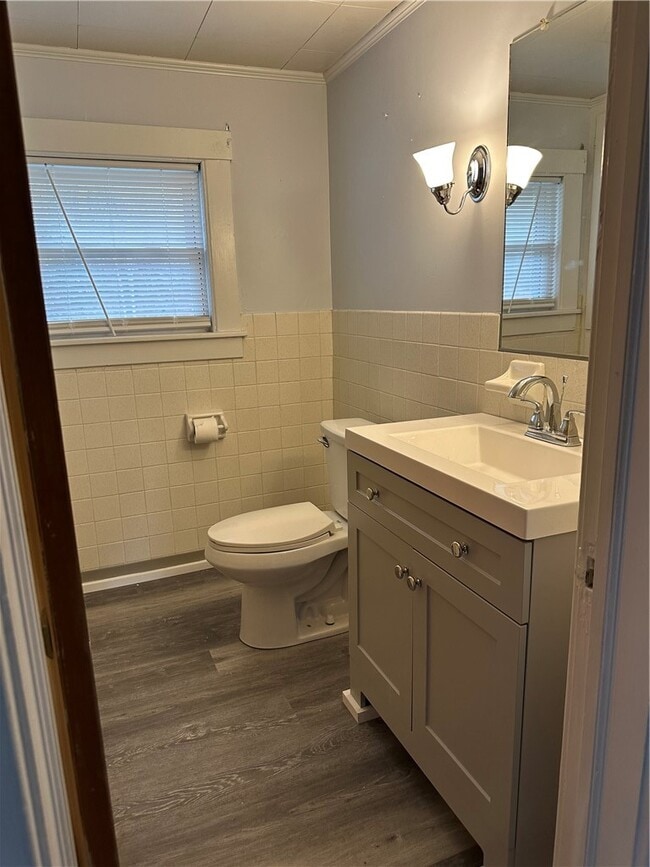 Photo - 402 W High St