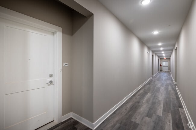 Pasillo típico - Brentwood Park Apartments