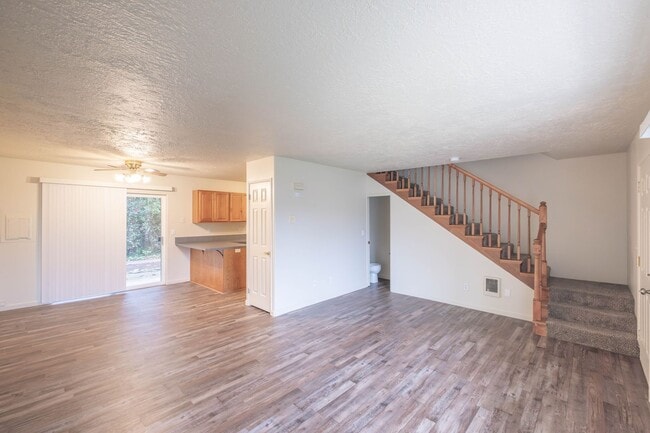 Photo - Close To The Heart of Down Town Lebanon!