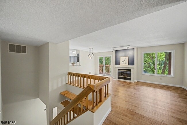 Photo - 24 Pine Hollow Ct