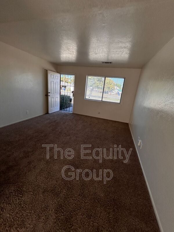 Photo - 10736 Railroad Ave