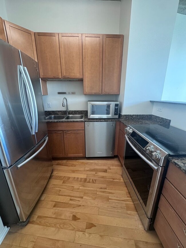 Photo - Luxury Living by the Lake | 2BR/2BA Condo in Uptown Chicago - Available August 1st! Unit 7B