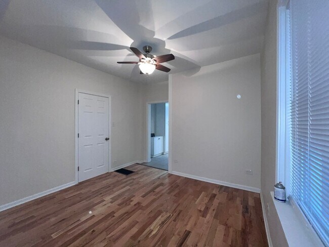 Photo - 8919 S Muskegon Ave