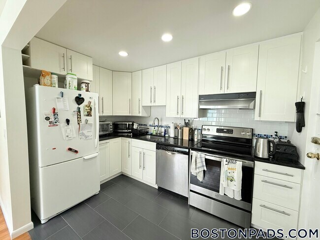 Photo - 135 Inman St Unit 8