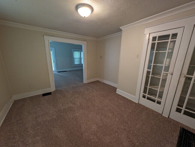 Photo - 8218 Fayette St