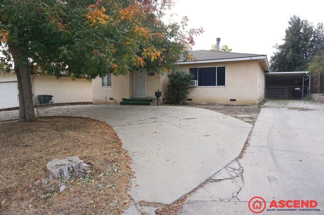 Building Photo - Spacious 3BD/2BA Home in Bakersfield's 93306 — Garage, Driveway, Backyard!
