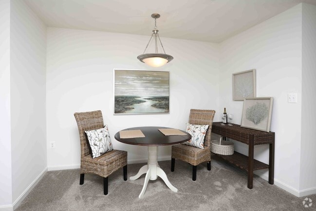 2BR, 2BA - 1,075 SF