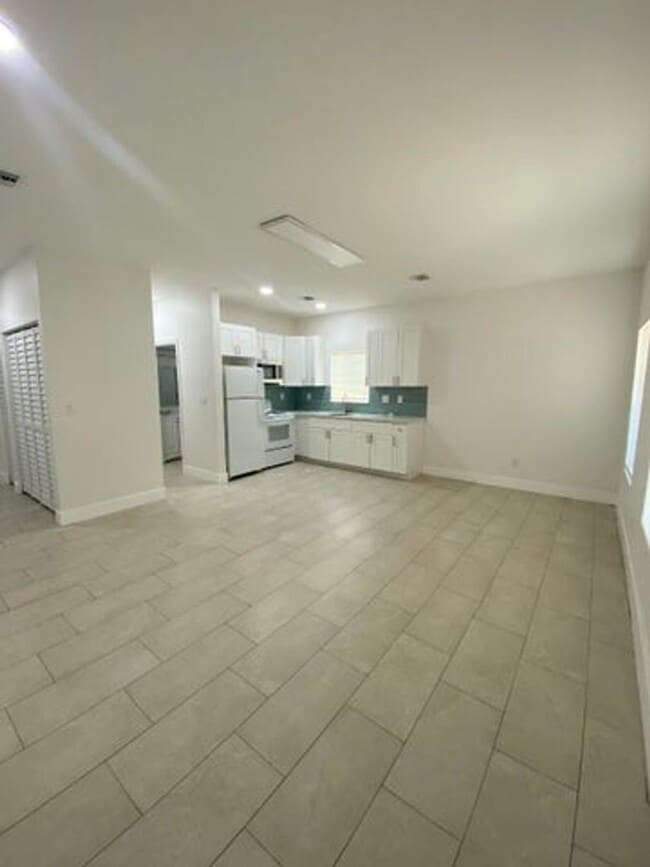 Photo - 2594 NW 20th St