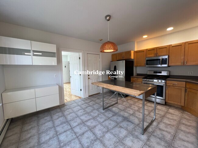 Building Photo - 1228 Cambridge St Unit 4A Rental