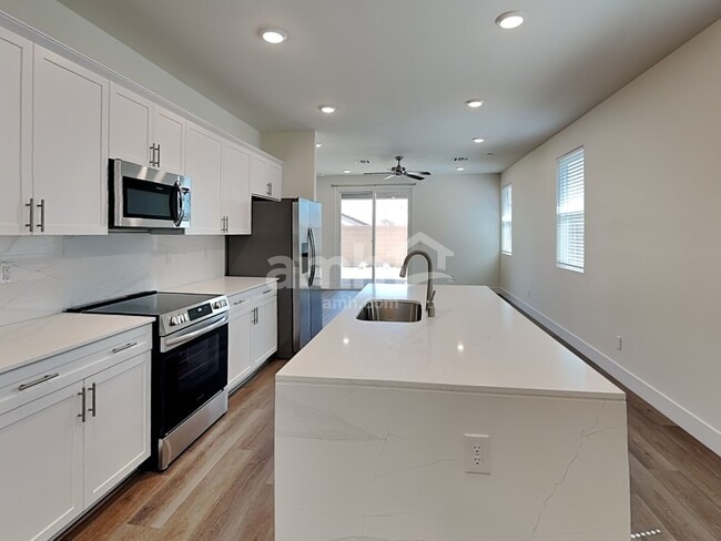 Photo - 522 Silverbell Falls Pl