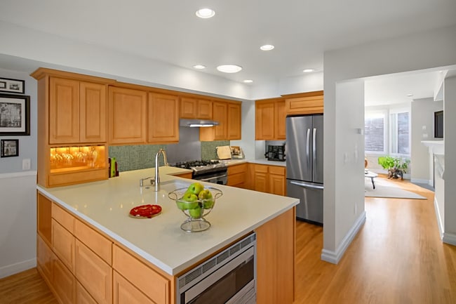 Kitchen - 404 Aloha St