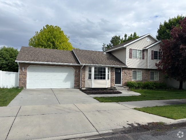 Building Photo - 504 N 2870 W Rental