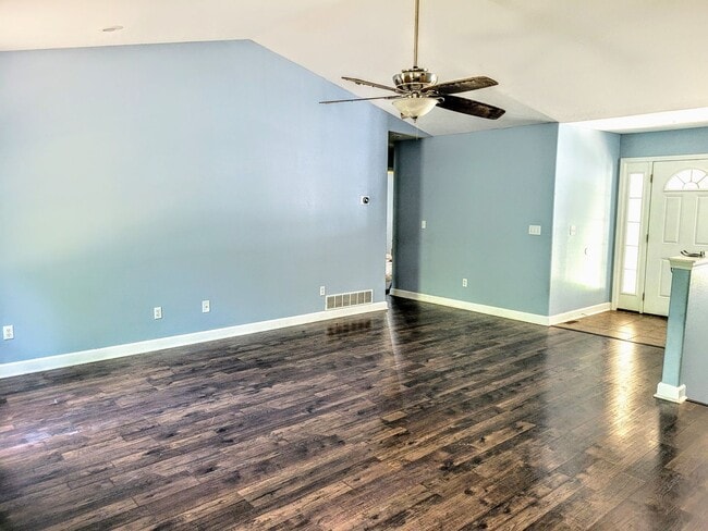 Photo - Beautiful fenced home