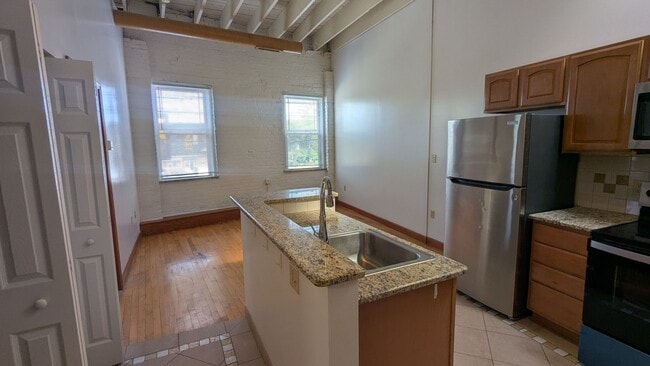 Photo - 2800 Mayfield Rd Unidad Coventry - C