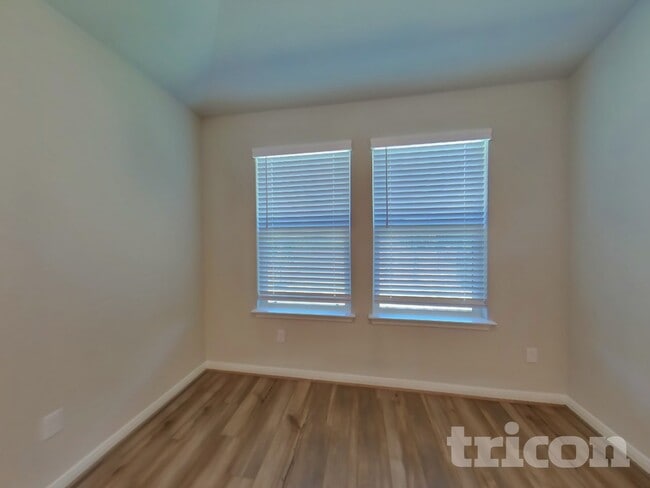 Photo - 13507 Emerson Wy