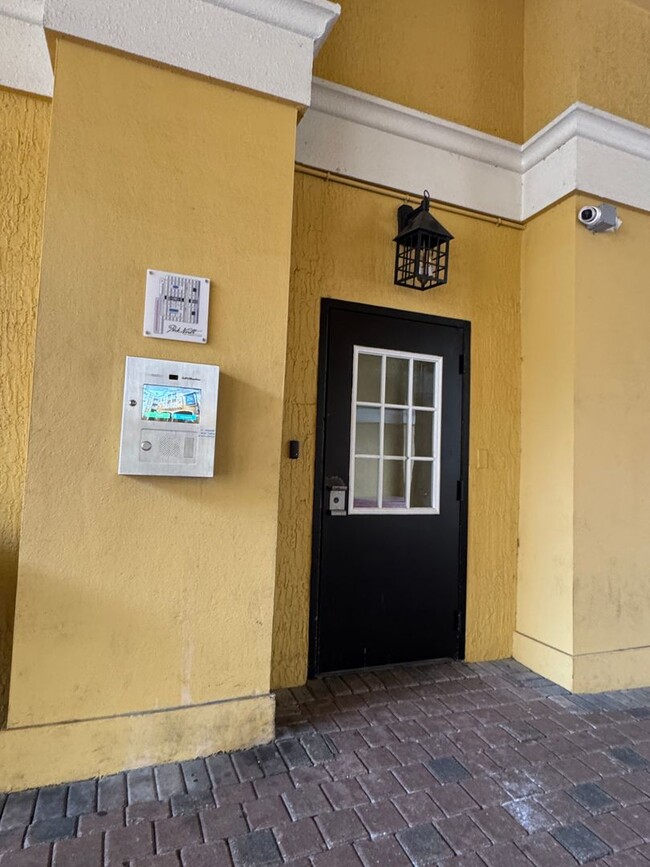 Photo - 860 N Orange Ave