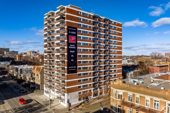 Building Photo - 3605 Rue Saint-Urbain