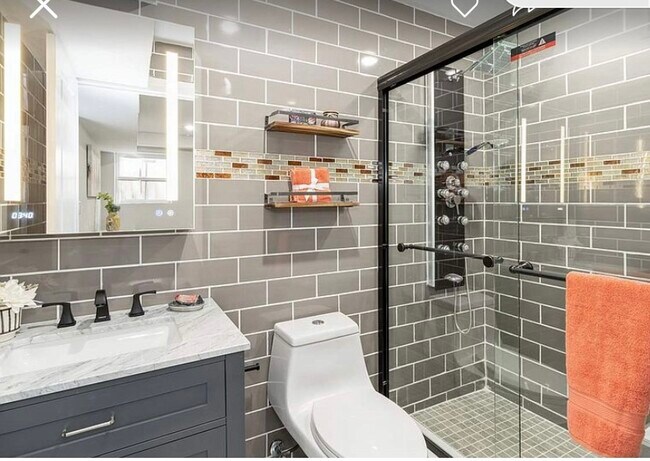 Photo - 586 Liberty Ave