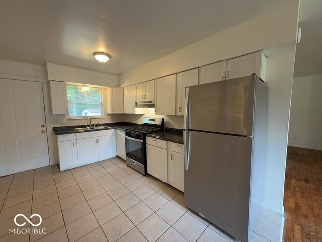 Photo - 2646 W 60th St
