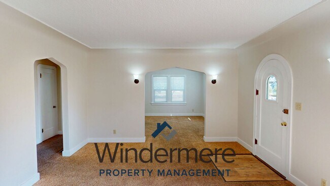 Photo - 604 W Cherry St