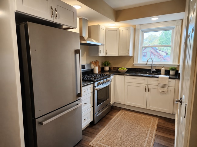 Photo - 1113 E King St Unit Apt. 3