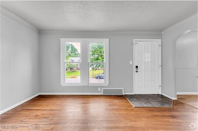 Building Photo - 15605 Benhoff Dr Rental