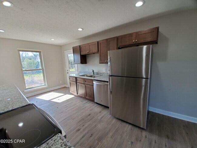 Photo - 211 Sukoshi Dr