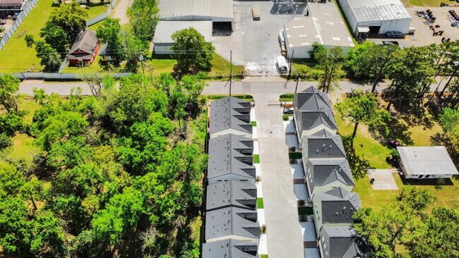 Photo - 5304 Kindred Gdn Ln