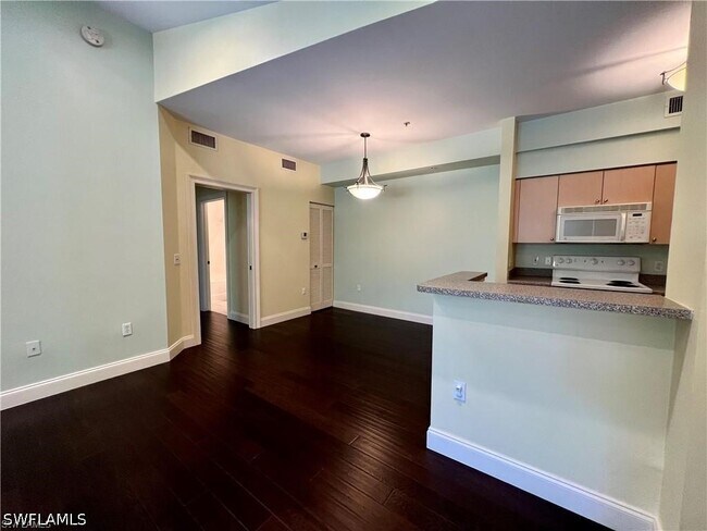 1160 Reserve Way Unit 207