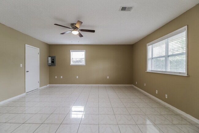 Photo - 7727 Range Dr